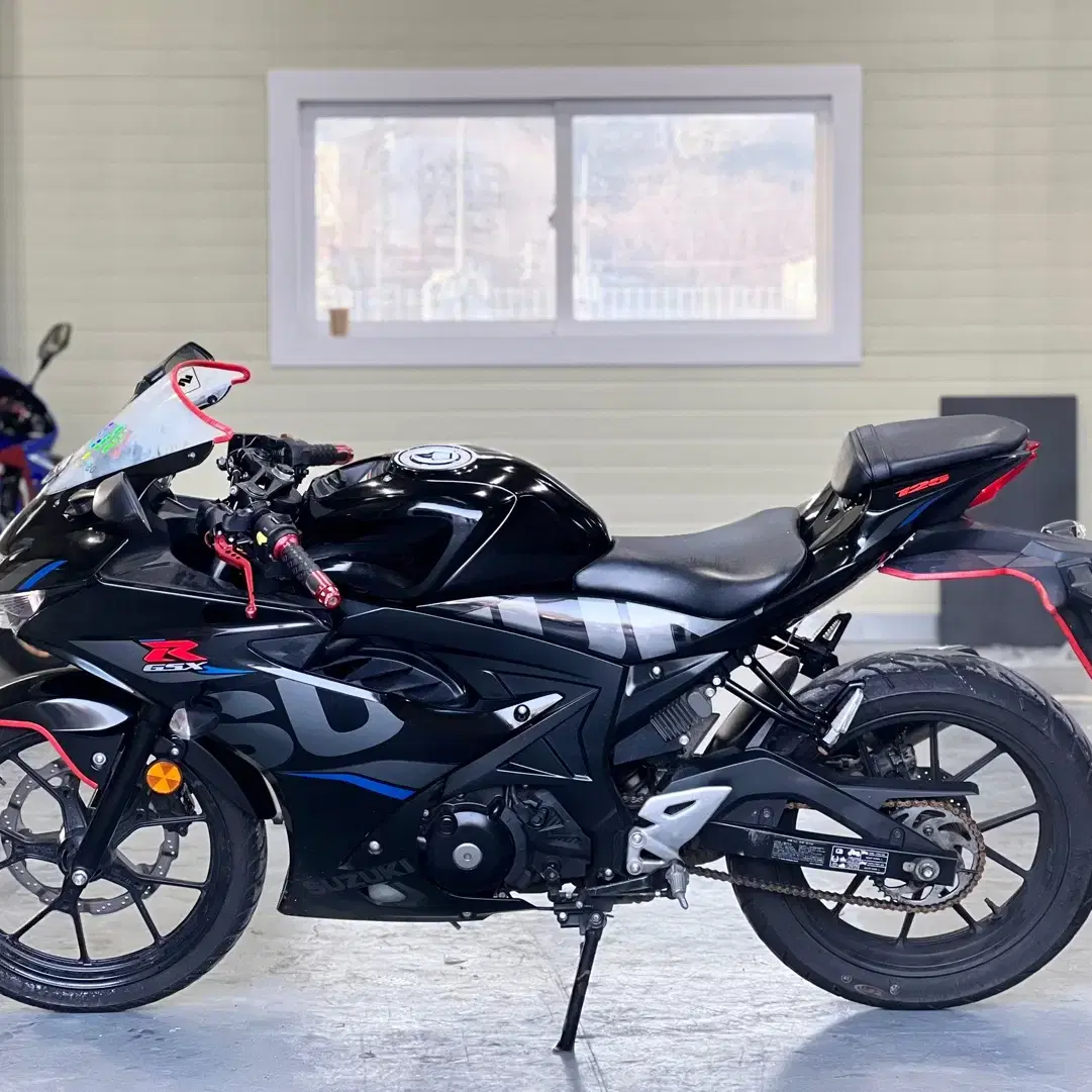 스즈키 gsxr125 2019년식 검정모델 판매합니다