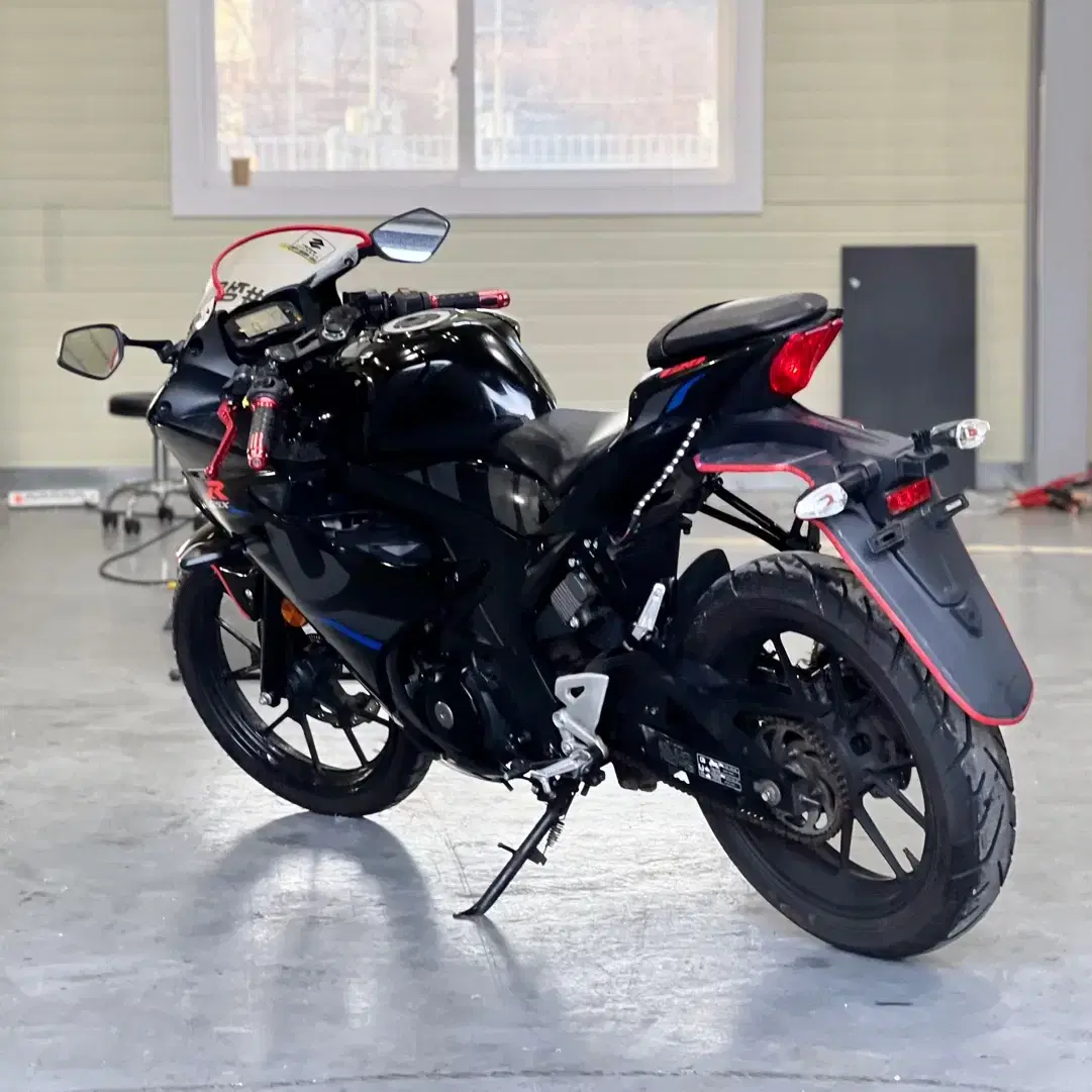 스즈키 gsxr125 2019년식 검정모델 판매합니다