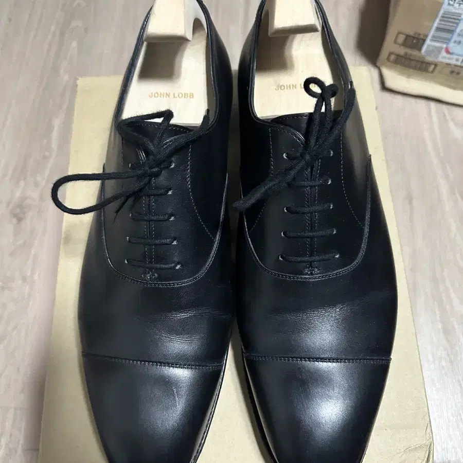 [UK 9E] 존롭 시티2 Oxford Calf (Black)