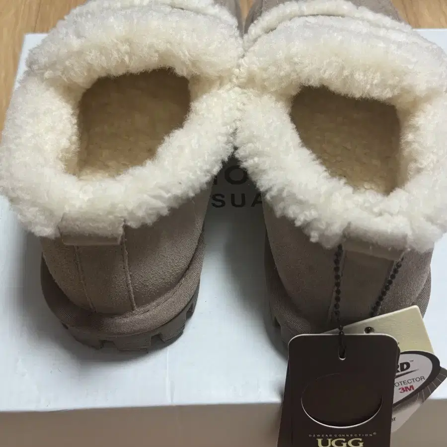 OZWEAR UGG 바이올렛 시어링 로고 양털 로퍼 OB939