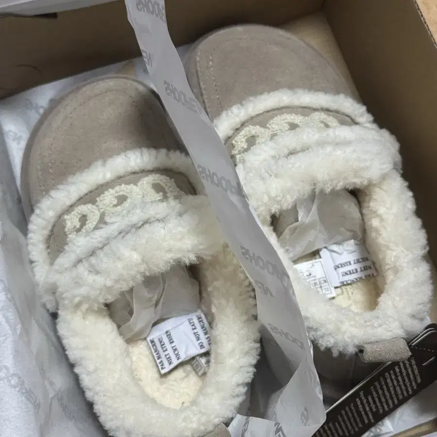 OZWEAR UGG 바이올렛 시어링 로고 양털 로퍼 OB939