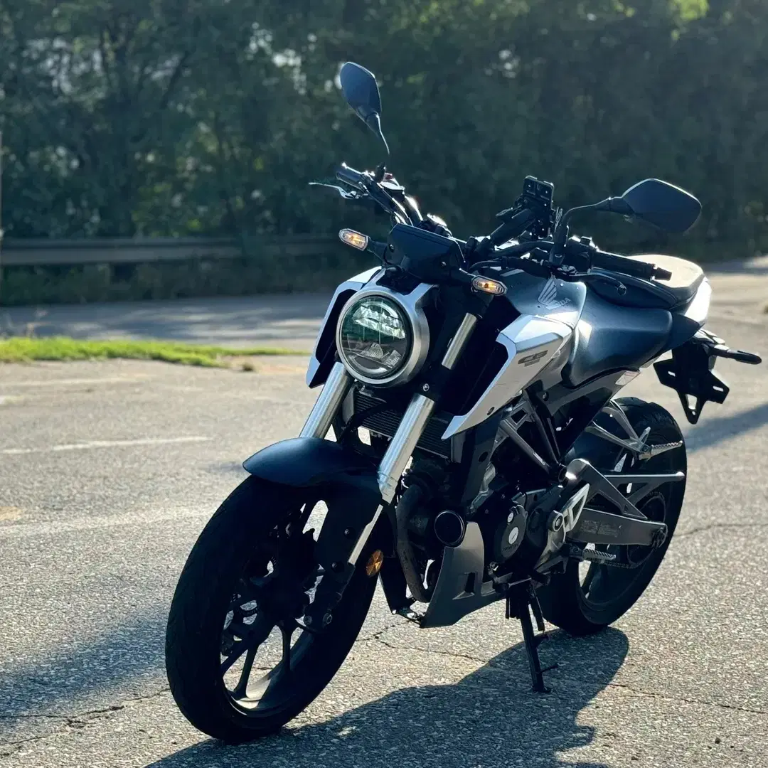 혼다 cb125r 2019년식 블랙컬러 컨디션좋은차 판매합니다