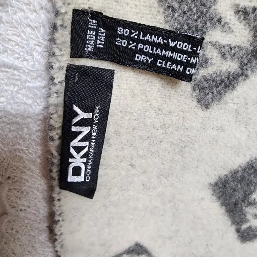 DKNY 울혼방 목도리