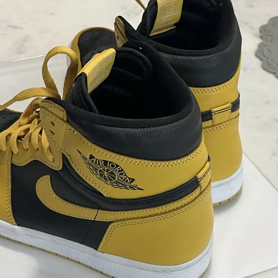 Jordan 1 Retro High OG Pollen 조던 1 레트로