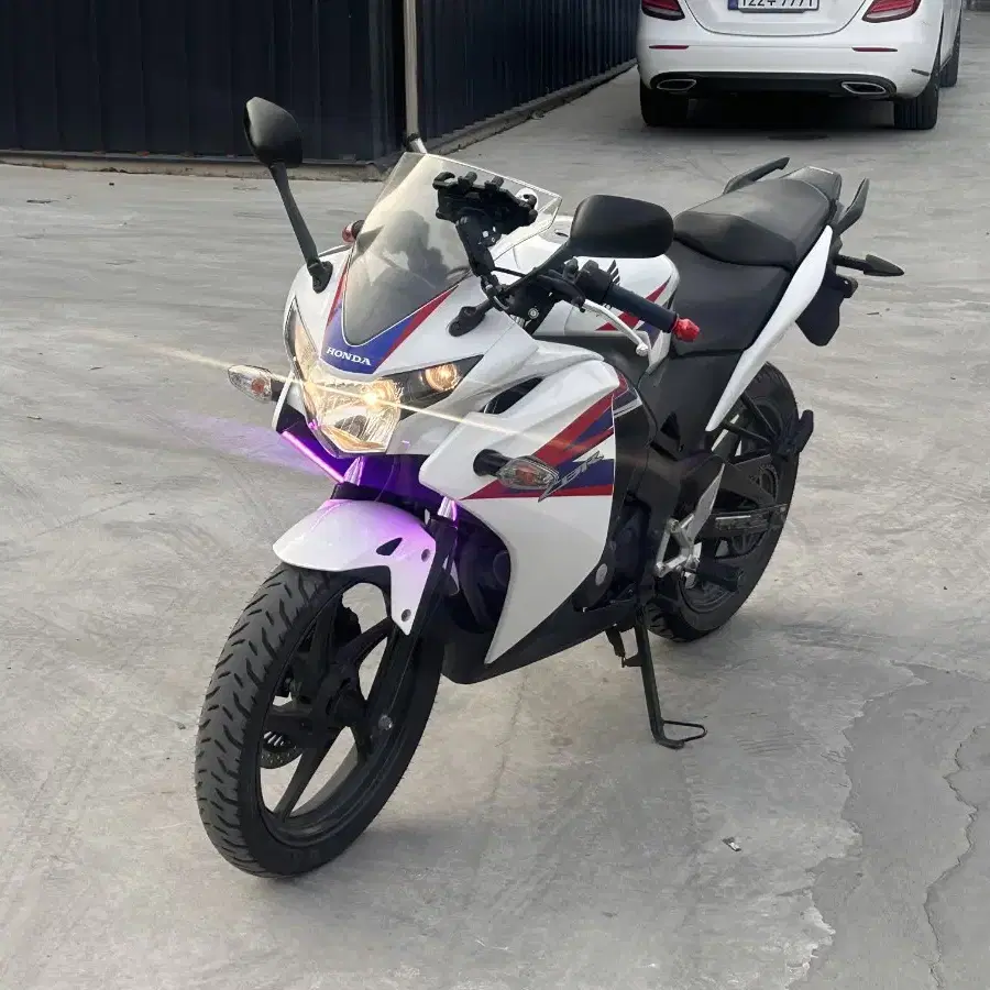 혼다 cbr 125cc 1만키로16년식 건담 판매합니다