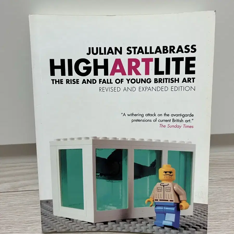 영국 미술 Julian Stallabrass <High art lite>