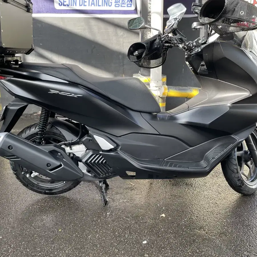 24년식 pcx 125 신차급 무광블랙 1096km