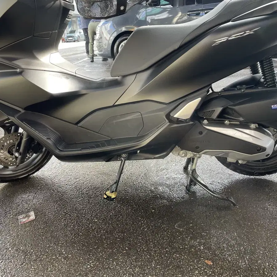 24년식 pcx 125 신차급 무광블랙 1096km