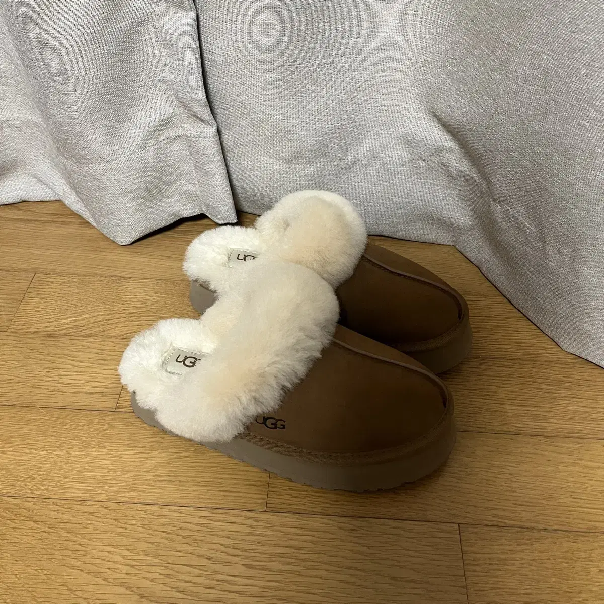 어그 디스케트 슬리퍼 (체스트넛 230) UGG 정품 거의새것(단시간착용