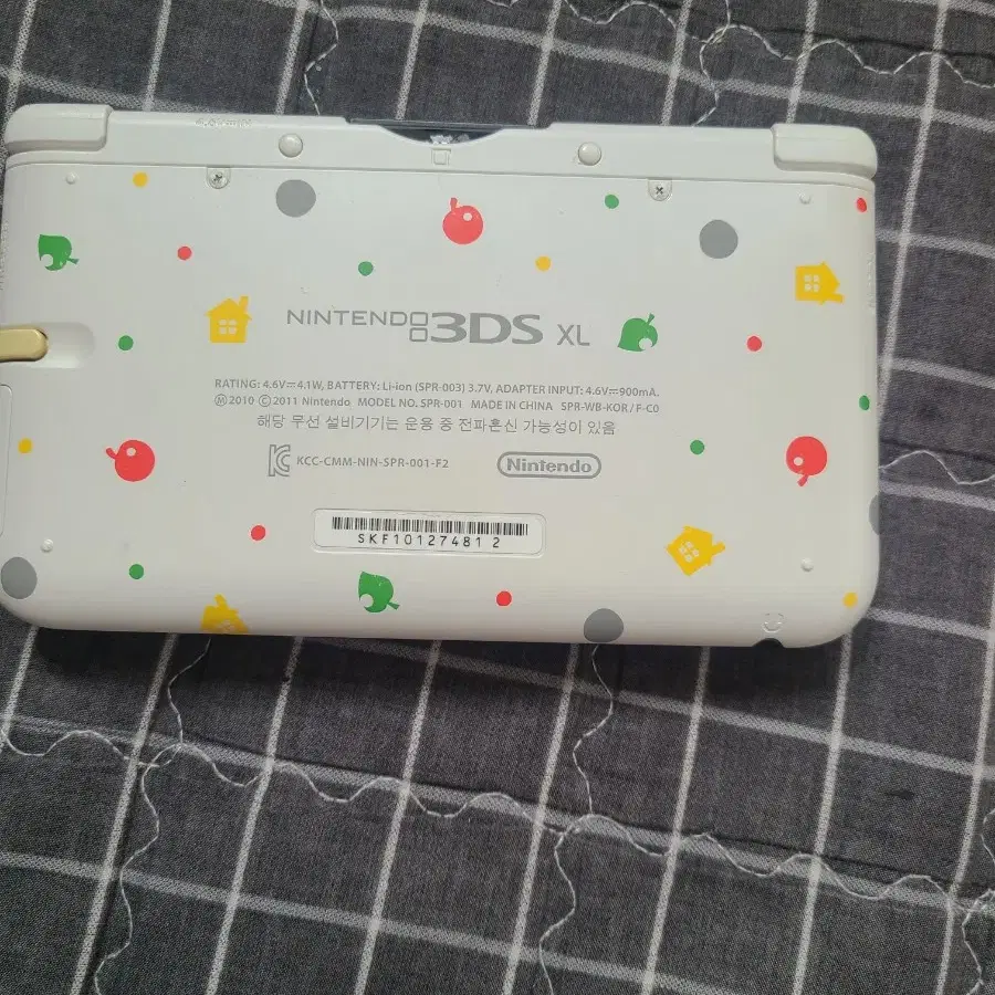 닌텐도3dsxl 튀어나와요 동물의숲에디션년식이. 잇는지라 사용감은 좀