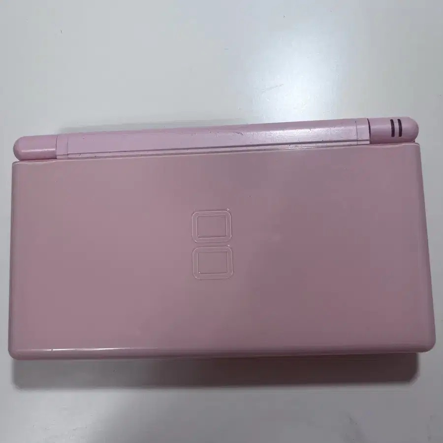 (새상품)닌텐도 ds lite 핑크+칩 3개+충전기 2개+펜 2개