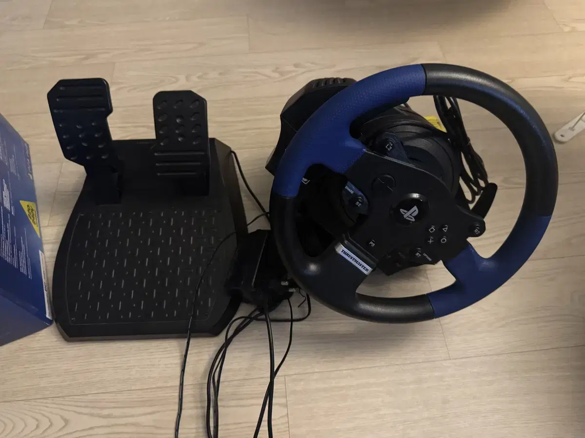 Thrustmaster T150 레이싱휠 세트 팝니다