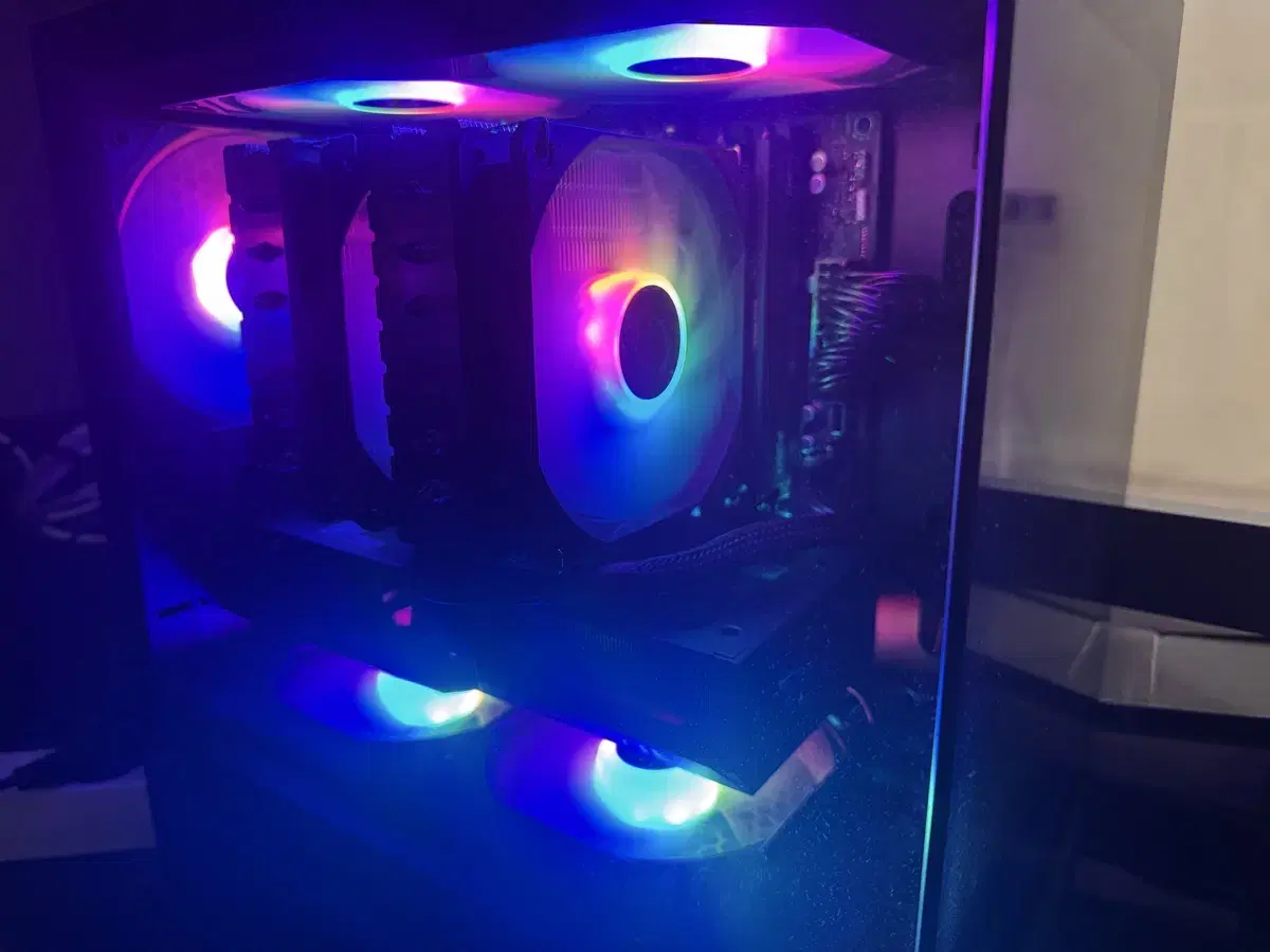 7800x3D, 4070ti Super 고사양 게이밍 컴퓨터 팝니다