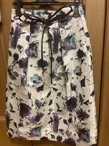 투모 롤랜드스커트