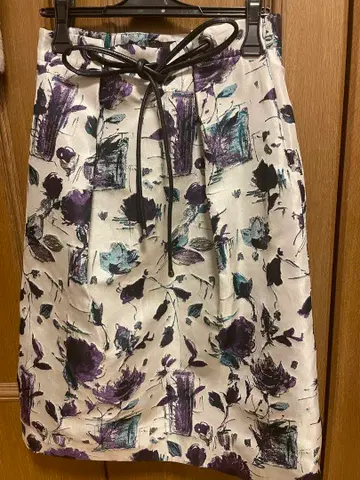 투모 롤랜드스커트