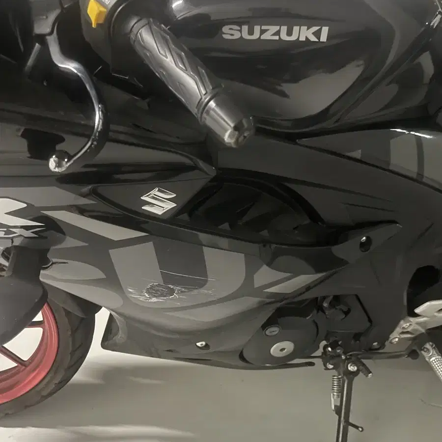 [개인] 스즈키GSXR125 23년식 급처 68xx km