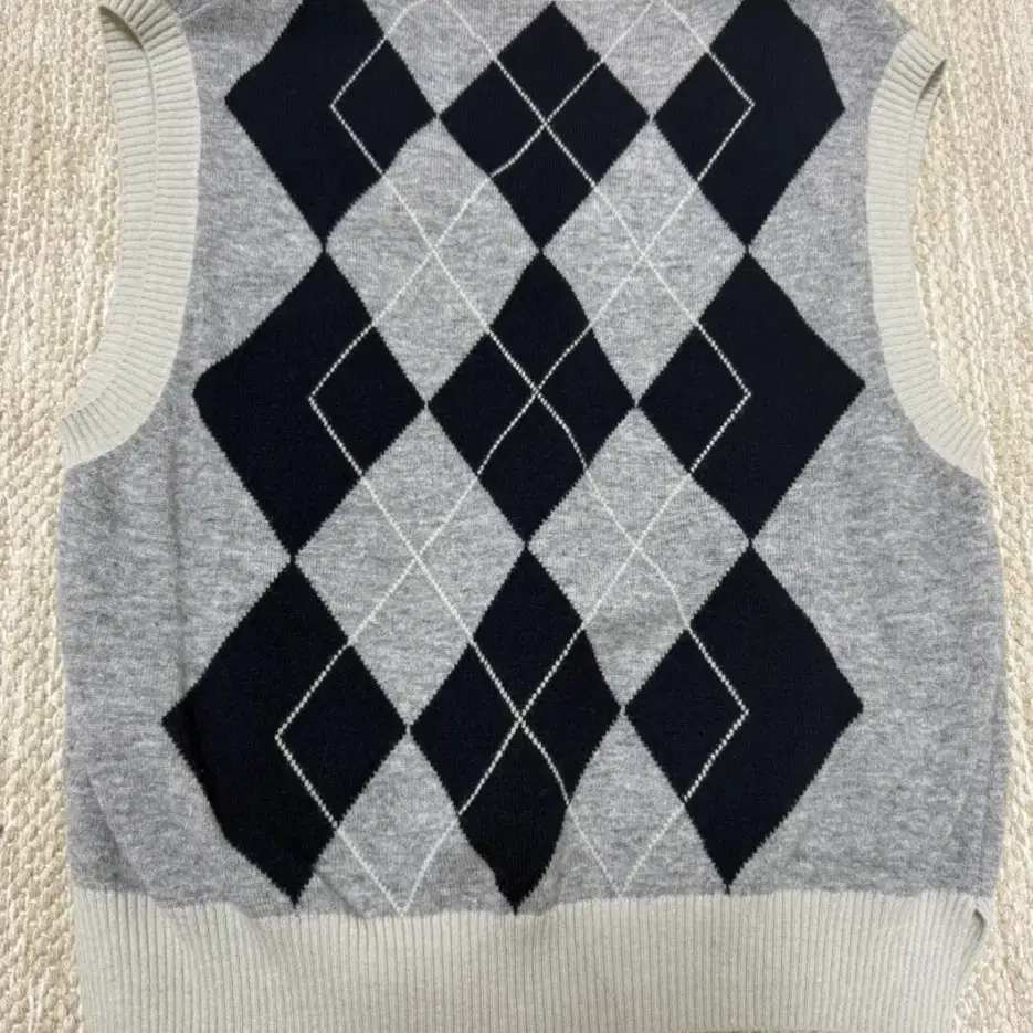 엔오르 (ARGYLE PATTERN VEST) s사이즈