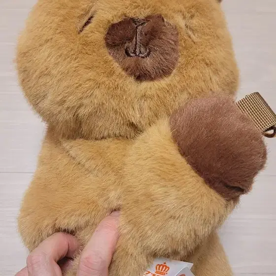 (새상품)  안아줘요 카피바라 백팩 35cm 인형 팝니다