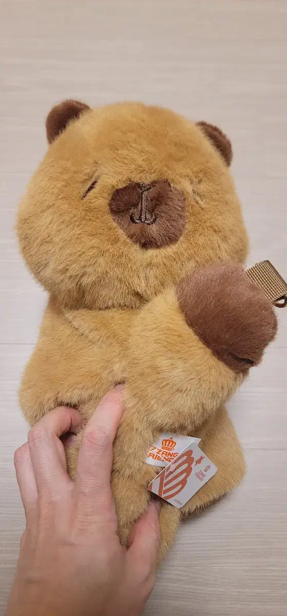 (새상품)  안아줘요 카피바라 백팩 35cm 인형 팝니다