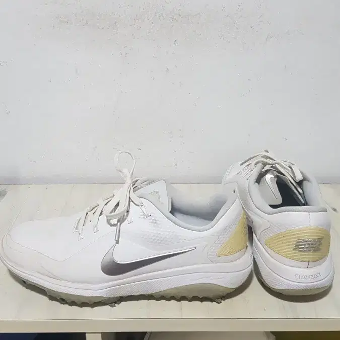 택포 235-240 정품 NIKE 줌/리액트 인피니티 여성 골프화 2켤레