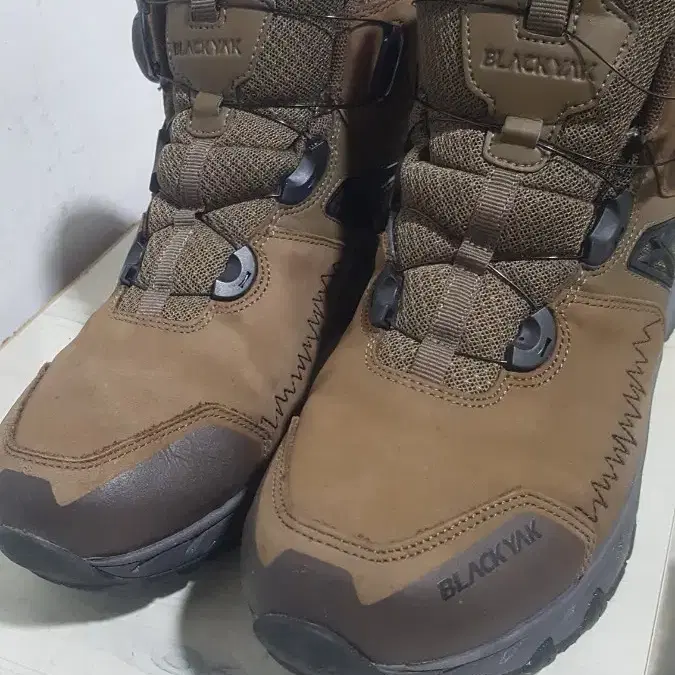 택포 255-260 정품 블랙야크 GORE-TEX BOA 트레킹 등산화!