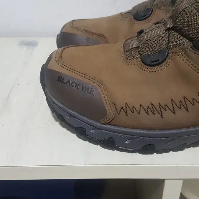 택포 255-260 정품 블랙야크 GORE-TEX BOA 트레킹 등산화!