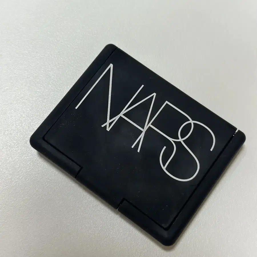 NARS 나스 블러셔(딥쓰롯)