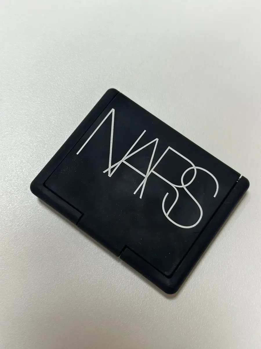 NARS 나스 블러셔(딥쓰롯)