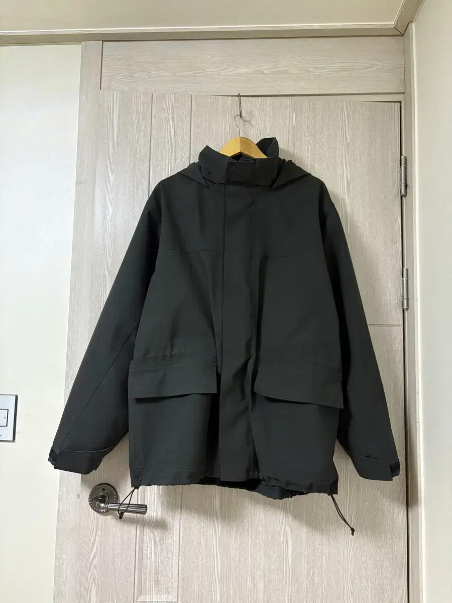 GR10K GORETEX JACKET [L]