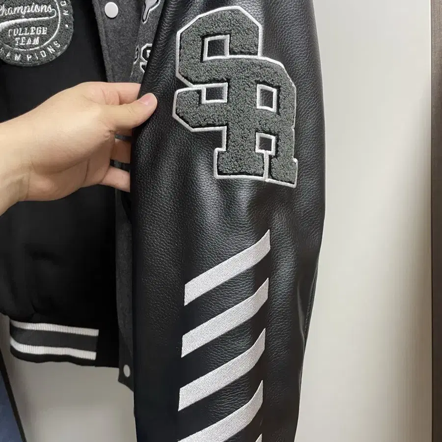 (M)Chenille patches varsity jackat