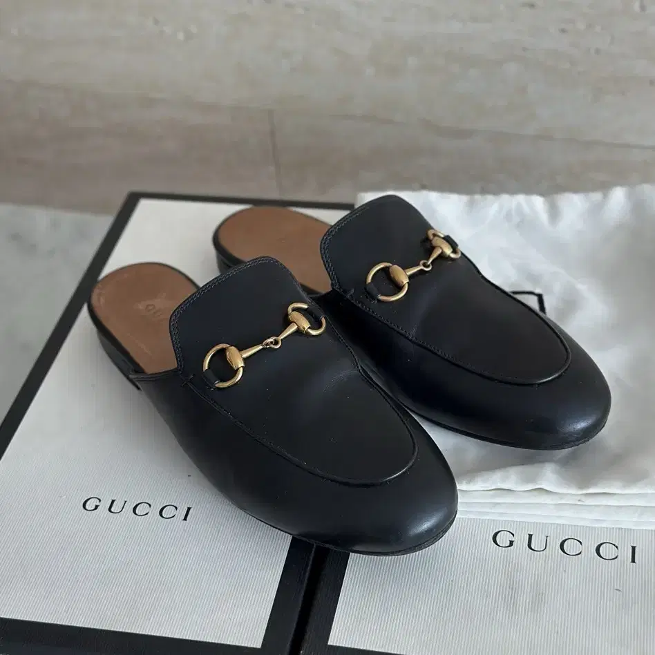 GUCCI 구찌 뮬 가죽 슬리퍼 프린스타운 홀스빗 블로퍼 36.5 정품