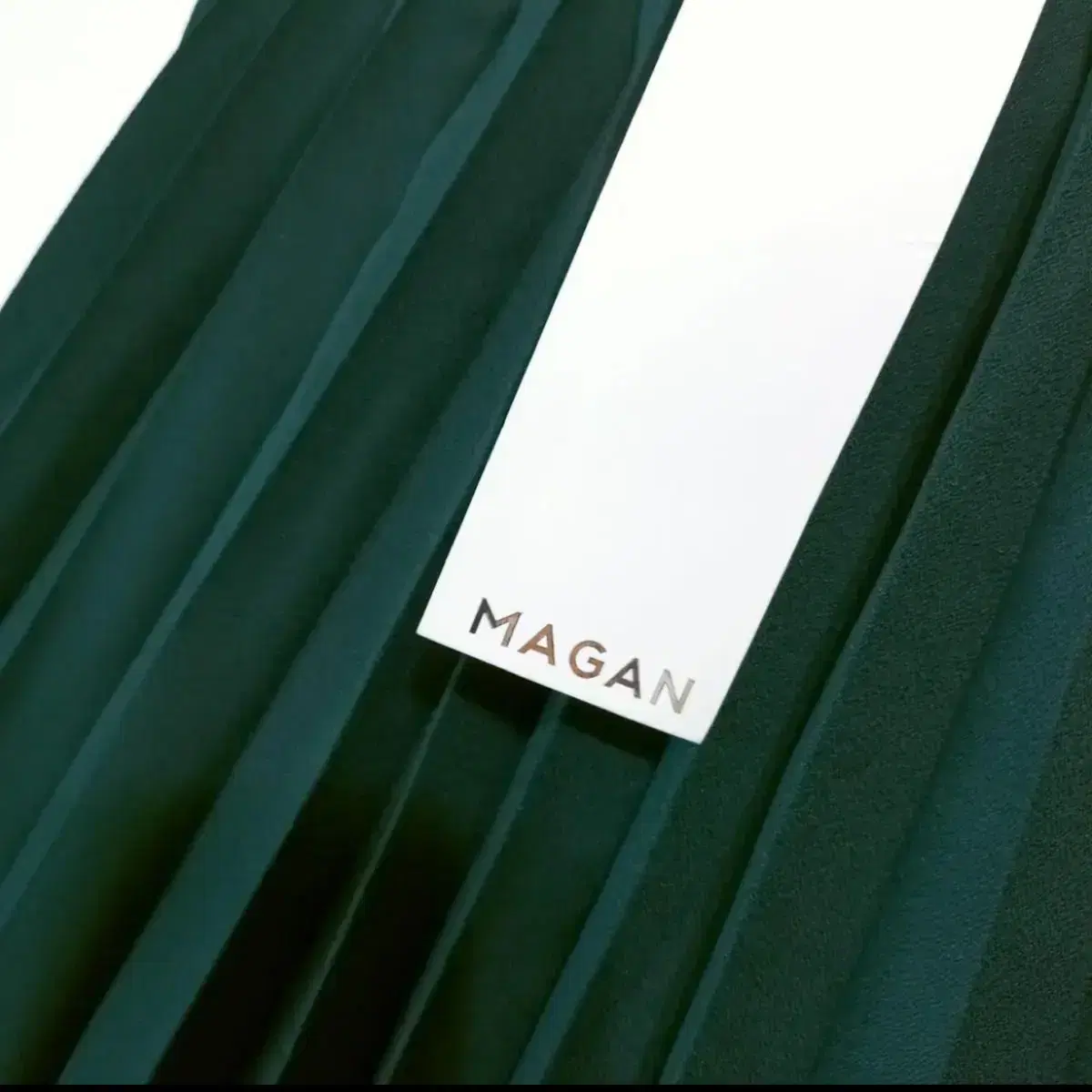 새상품 magan 플리츠스커트