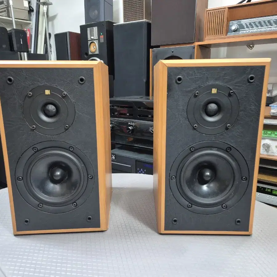 KEF 북쉘프 스피커  CRESTA3303