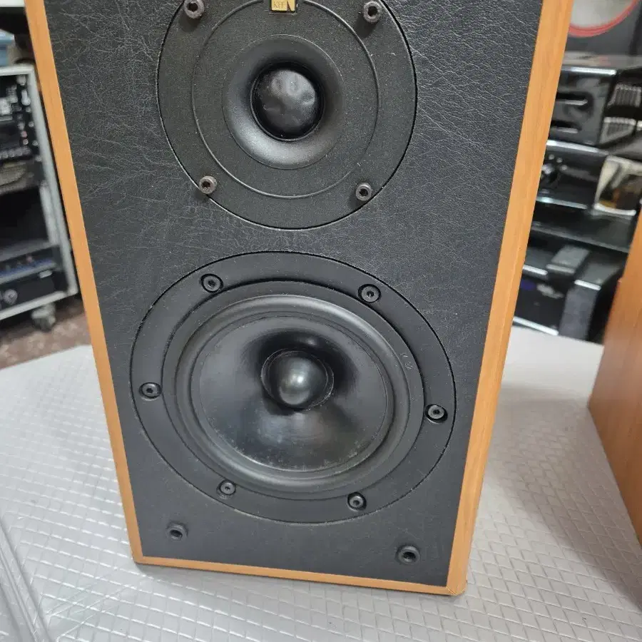 KEF 북쉘프 스피커  CRESTA3303