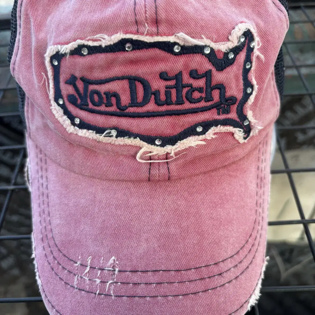 Von Dutch 본더치 레트로 데미지 디테일 핑크 메쉬캡