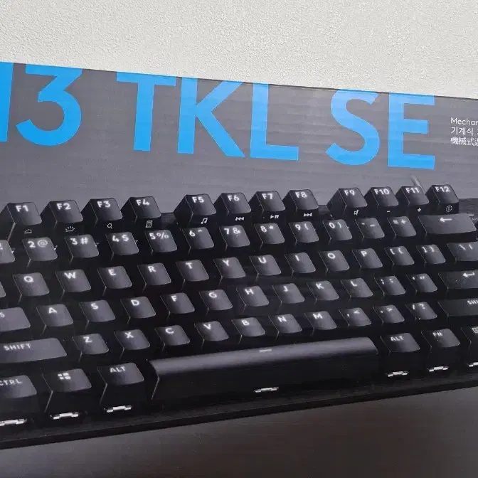 logitech G413 TKL SE 게이밍키보드