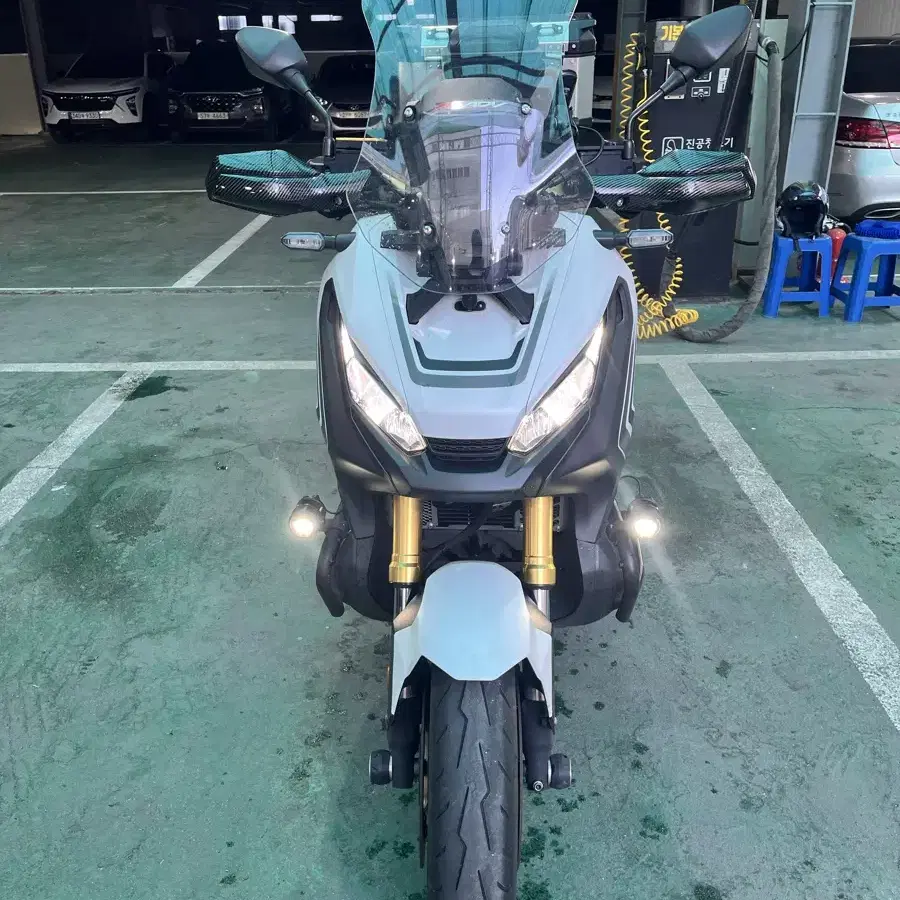 Xadv750