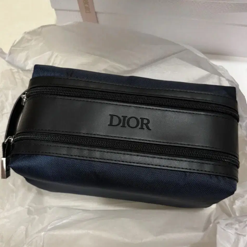 Dior 여행용 대형 메이크업파우치 새제품