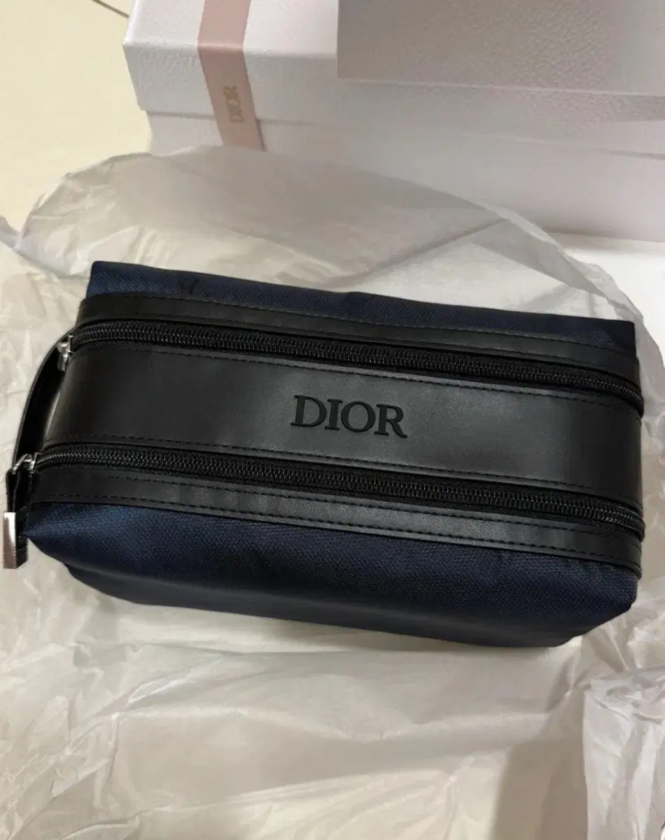 Dior 여행용 대형 메이크업파우치 새제품