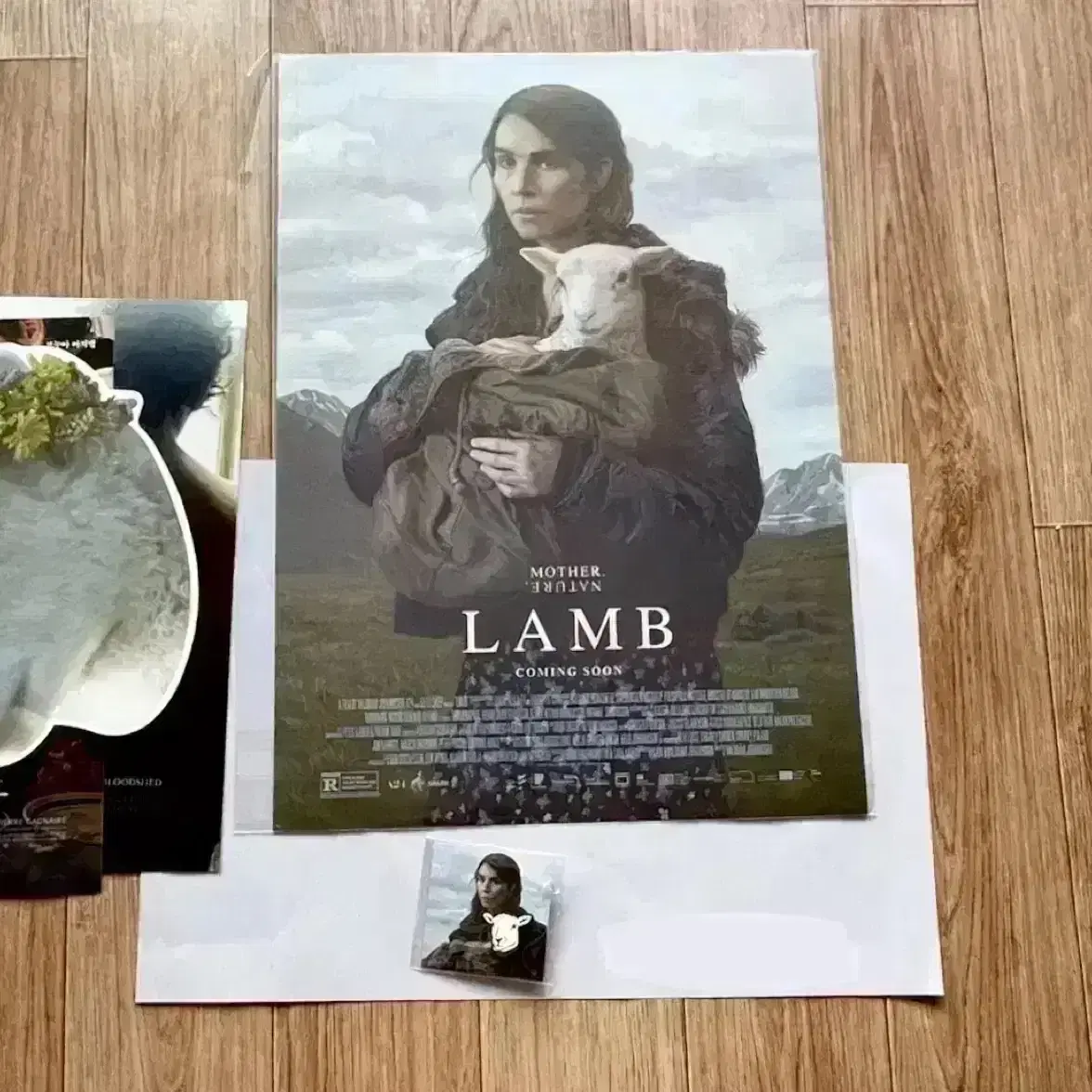 램 아티스트 뱃지 딴짓 굿즈 패키지 LAMB A24 영화 뱃지 전단