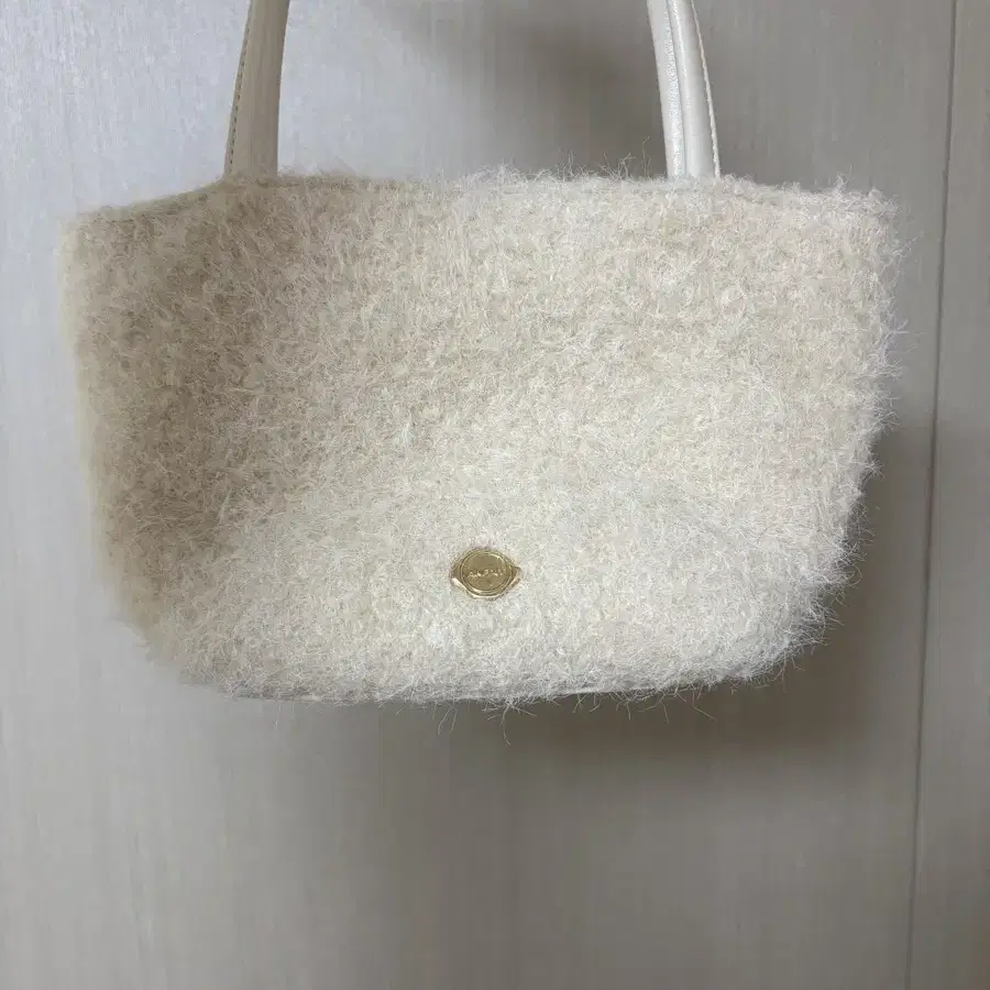 언에디트 T Hairy Wool Tote Bag_Butter