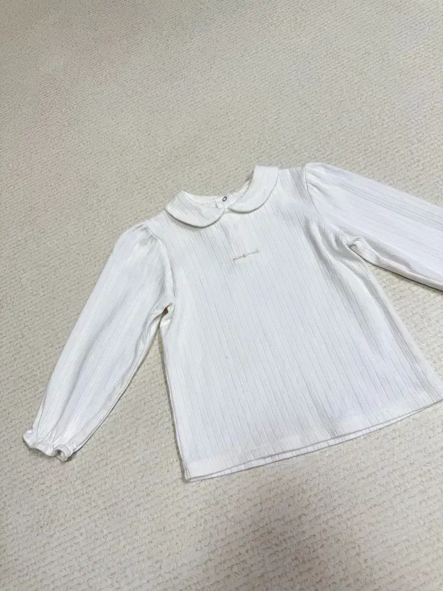 Unworn) Minkmui T-shirt for girls, size 120