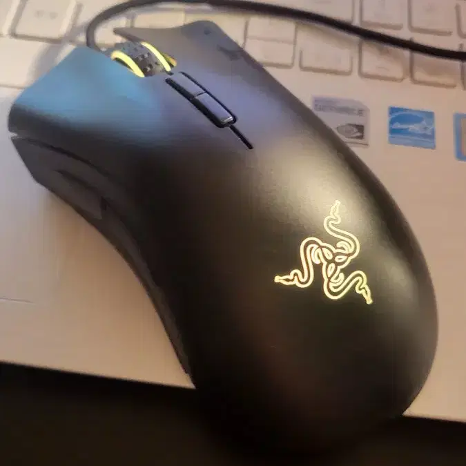 레이저 마우스 DeathAdder elite 판먀합니다