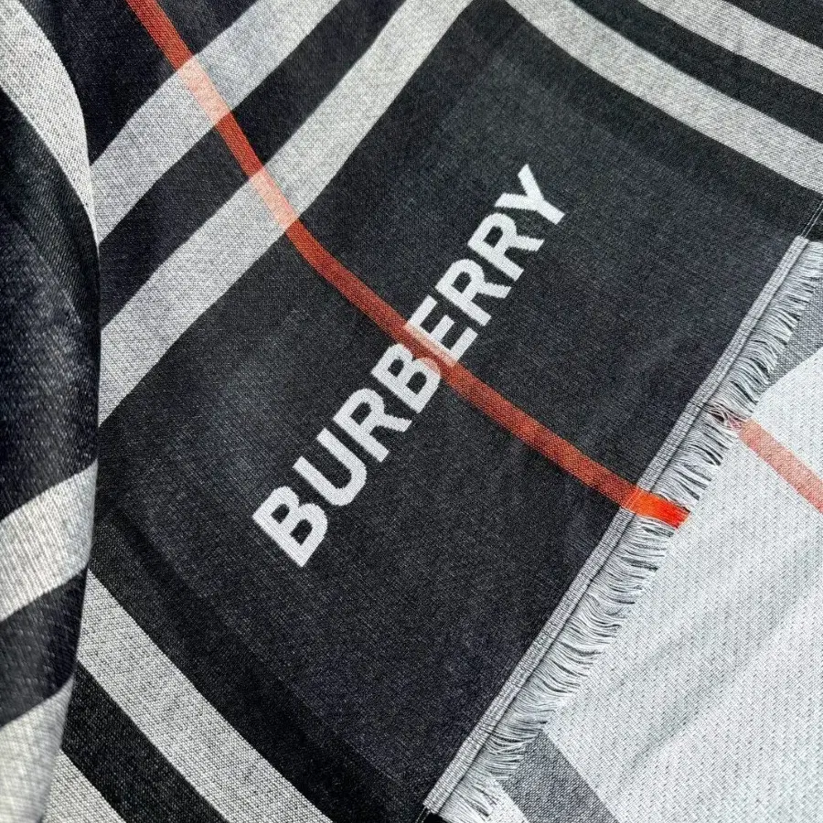 버버리 burberry모던 캐시미어 체크 머플러