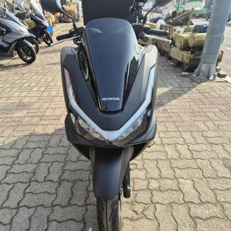 2025 PCX125 무광블랙 신차 판매합니다.