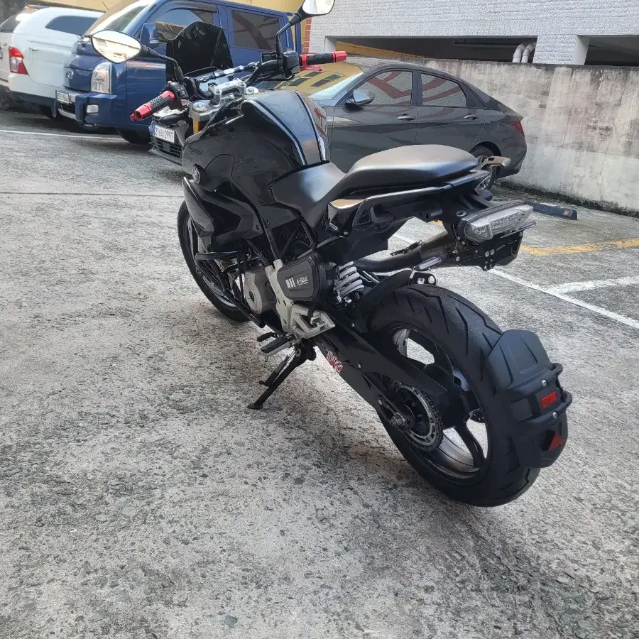 17년식 BMW G310R 판매합니다