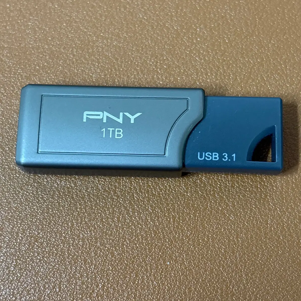 USB 메모리 1TB 읽기 400 MB/s 쓰기 250 MB/s