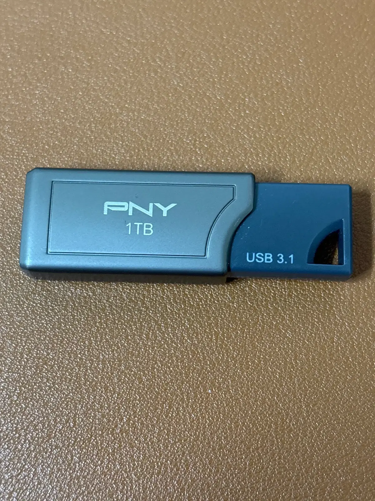 USB 메모리 1TB 읽기 400 MB/s 쓰기 250 MB/s