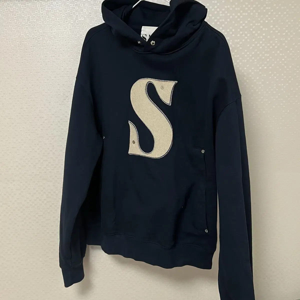 L-setter rivet applique pocket logo classic navy hood