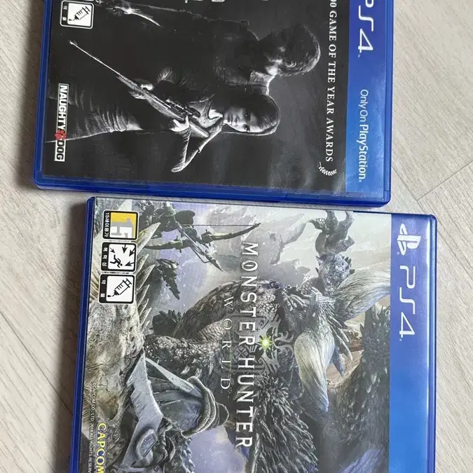 PS4 Pro 1테라 본체+컨트롤러+게임2개